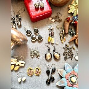 Bundle Lot of 18 Pair of Unique Vintage Retro Assorted Pierced Dangle Earrings